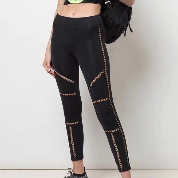 🆕Koral Cabaret High Rise Scuba leggings
